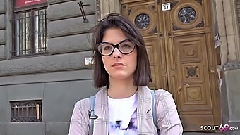 Sara Bell, Una Teen Minuta, Si Lancia In Un'Azione Anale Profonda In Un Video Porno A Tema Scout Tedesco.