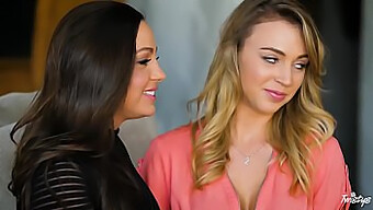 Abigail Mac A Zoey Taylor Si Užívají Horké Sólové Sezení.