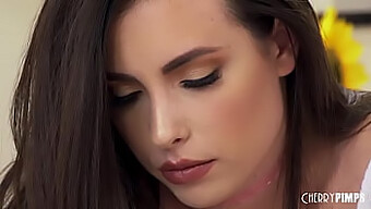 Brunetka Kráska Casey Calvert Si Užívá Tvrdý Anální Sex A Ráda Dává Orální Sex