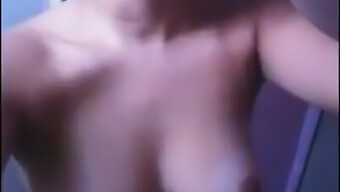 Amateur Peruvian Girl Shows Off Her Nipples In Whatsapp Video