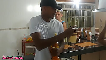 Sexo Duro De 18 Anos Com Os Amigos Do Marido Em Full Hd