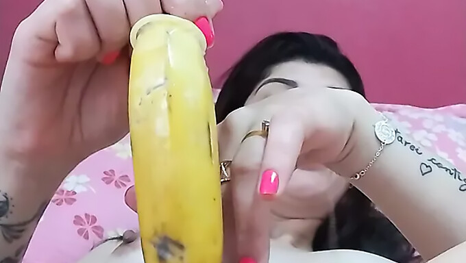 Teen'S Big Ass And Clit Get Fucked With A Banana