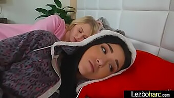 Vroča Lezbična Scena Lily Rader In Kiley Jay