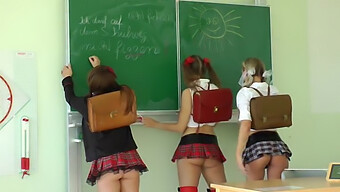 女子校生が足マッサー...