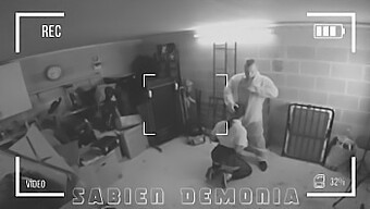 Resničnostni Video Analnega Srečanja Sabien Demonia S Šolsko Uslužbenko, Ujeto Na Cctv